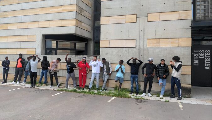Les élèves de l'UPE2A investissent l'espace Malraux.